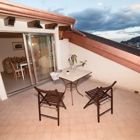 Marina Di Savoca Apartment Santa Teresa Di Riva Exterior photo