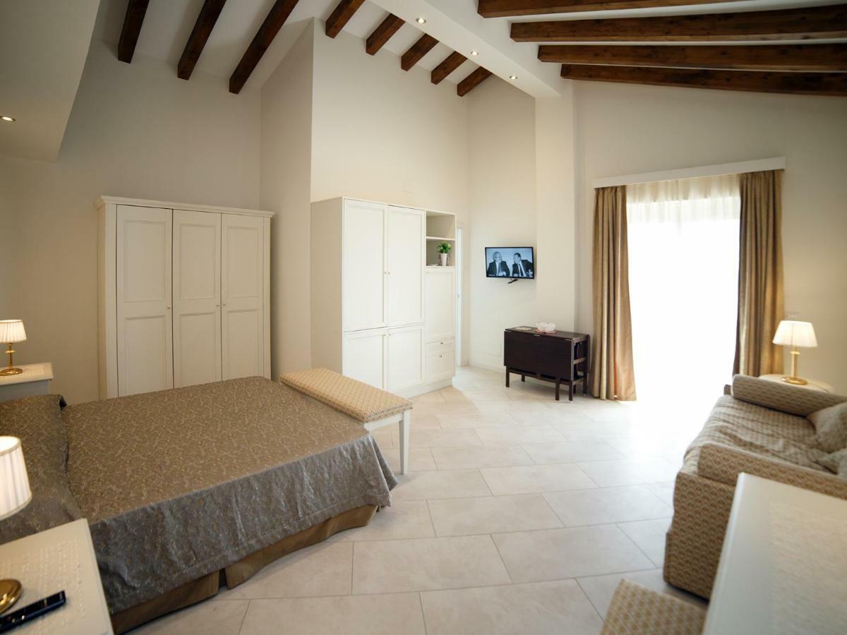 Marina Di Savoca Apartment *