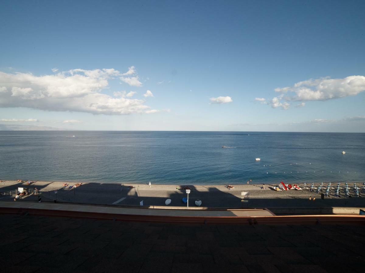 Marina Di Savoca Santa Teresa Di Riva