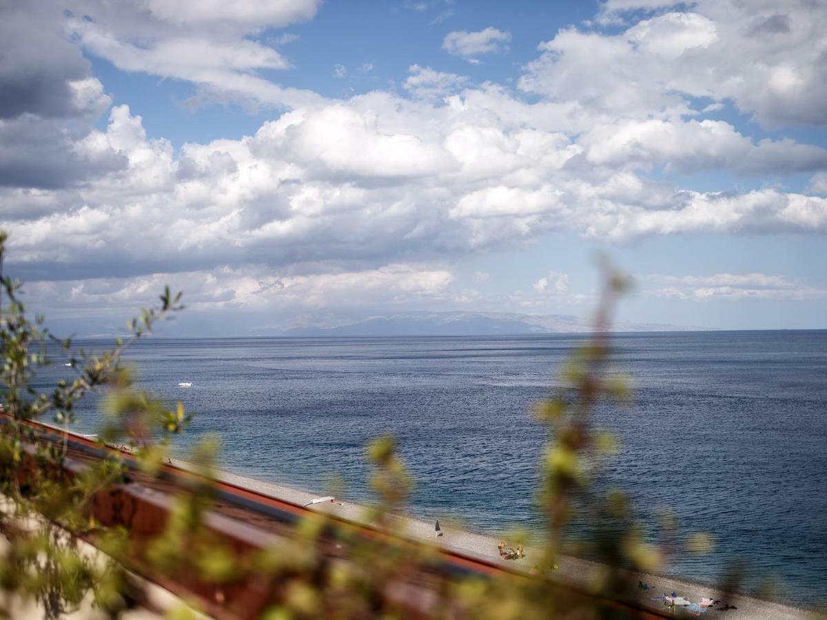 Marina Di Savoca Santa Teresa Di Riva