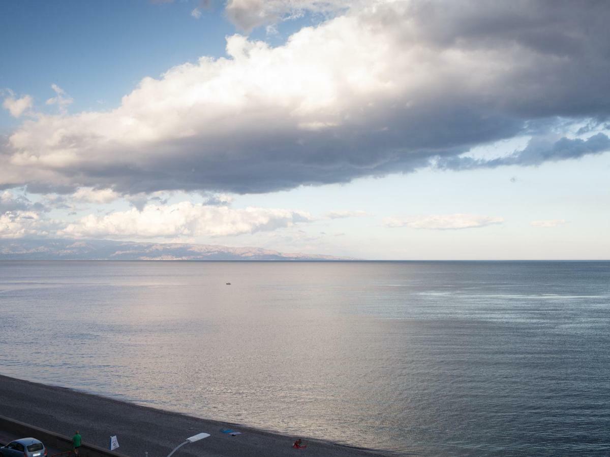 Marina Di Savoca Apartment